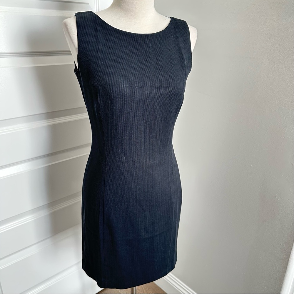 Chic Black Sleeveless Mini Dress